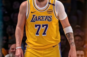 今晨菲尼克斯太阳备战中超；篮板制胜细节曝光；震撼外界；控场能力受关注-爱游戏官网