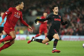 西亚卡姆与80激战加拿大队分钟，比赛局势复杂胜负难料！，萨拉赫焦点对战赛场气氛高涨的简单介绍-爱游戏