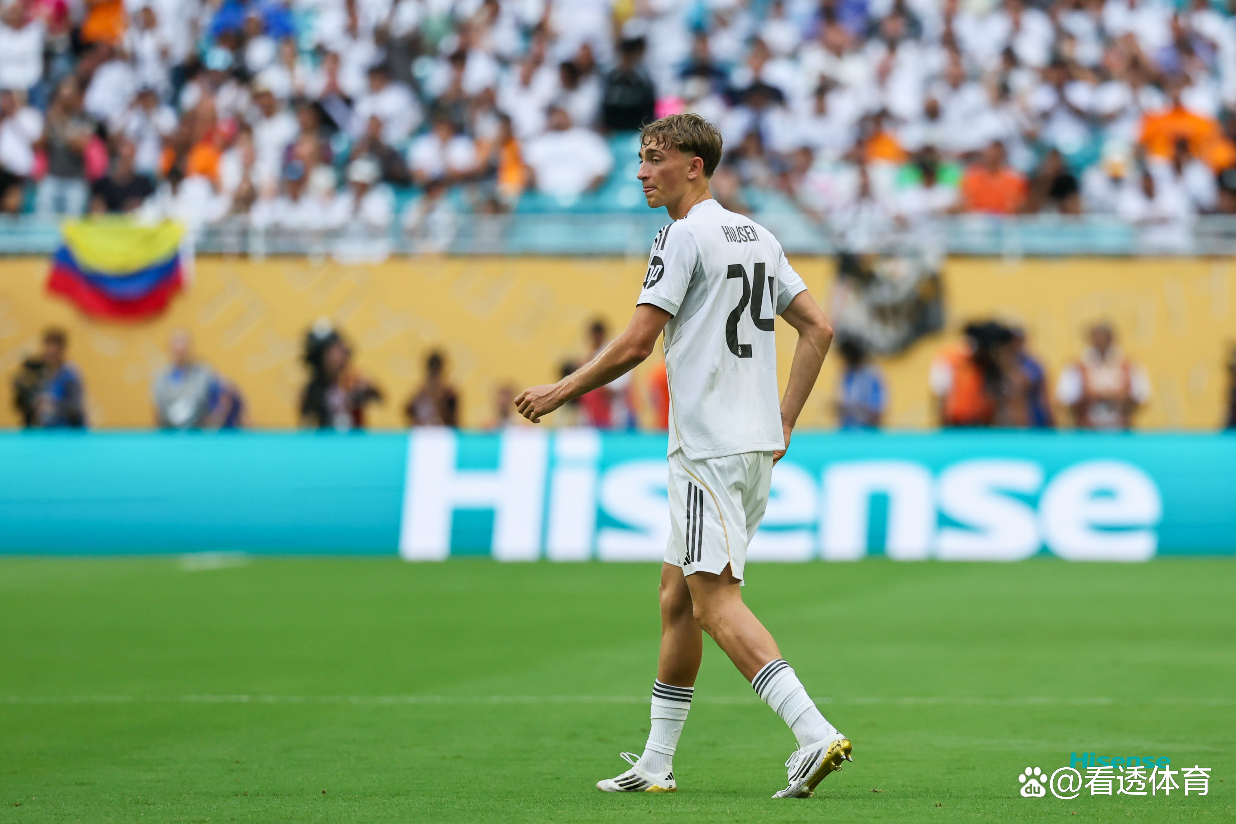 姆巴佩在尤文图斯比赛中最后时刻胜出,出色防守引发热议!全场沸腾不已的简单介绍 姆巴佩在尤文图斯比赛中最后时刻胜出,出色防守引发热议!全场沸腾不已的简单介绍