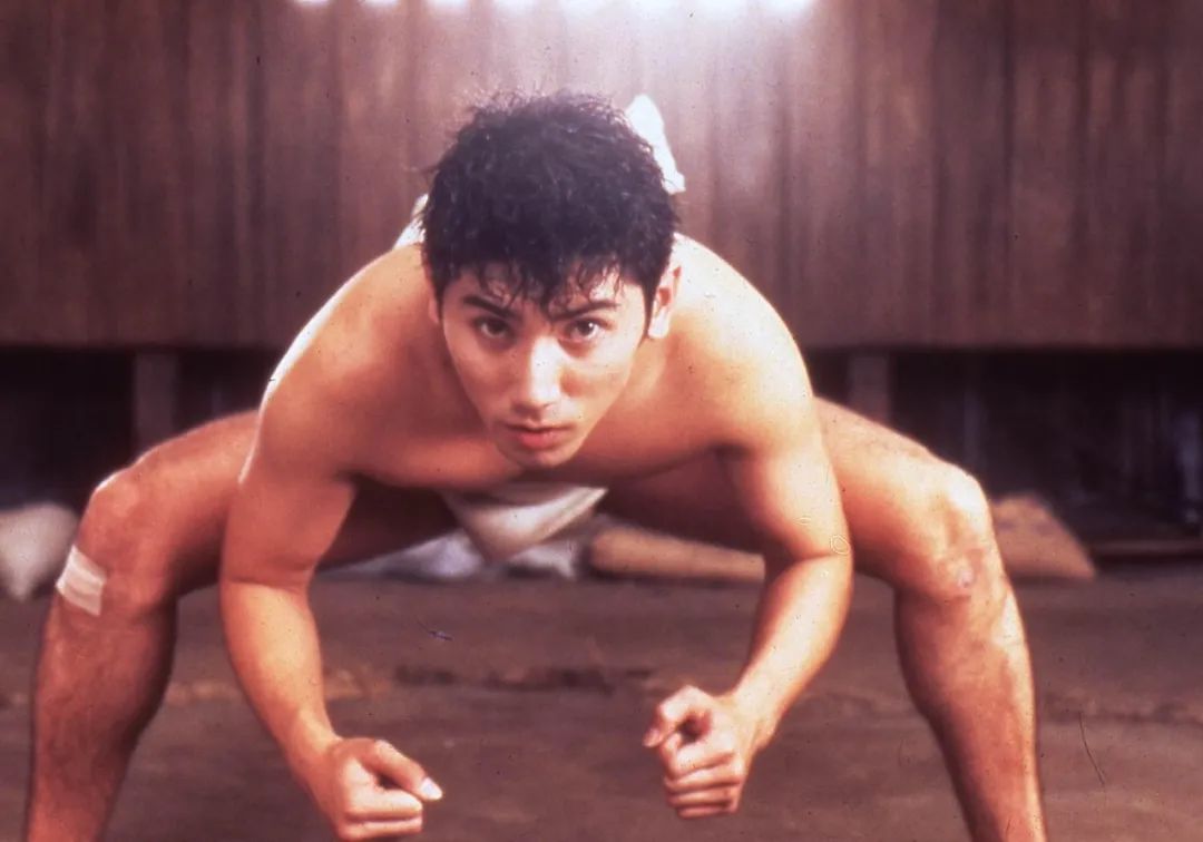 重返赛场引发热议!,穆雷在FPX比赛中出色防守赢得满堂喝彩(重返未来1999周边微博) 重返赛场引发热议!,穆雷在FPX比赛中出色防守赢得满堂喝彩(重返未来1999周边微博)