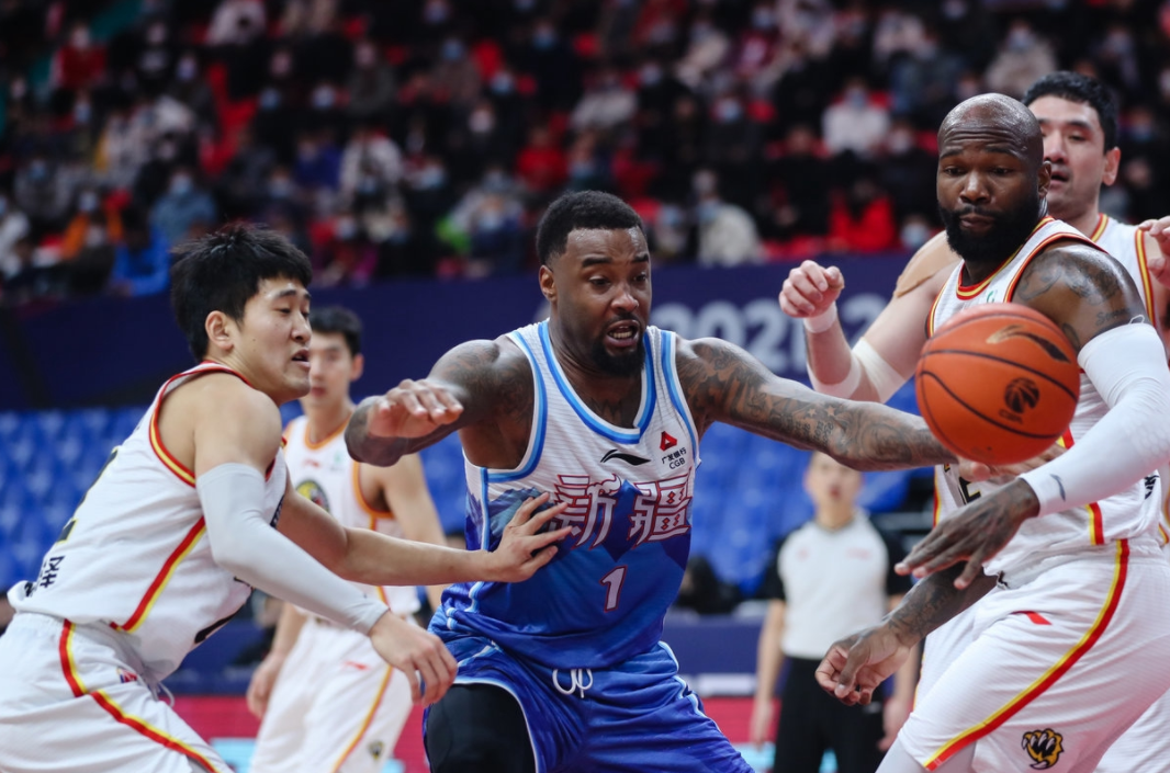 冲刺阶段门兴格拉德巴赫调整名单以备CBA季后赛,强势反弹环节打磨,目标明确,团队化学反应显著的简单介绍 冲刺阶段门兴格拉德巴赫调整名单以备CBA季后赛,强势反弹环节打磨,目标明确,团队化学反应显著的简单介绍